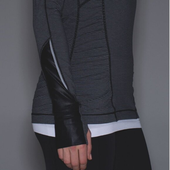 Lululemon Kriss Cross Half 1/2 Zip Jacket Black & Grey Stripe Sporty Workout 10 - Picture 14 of 16